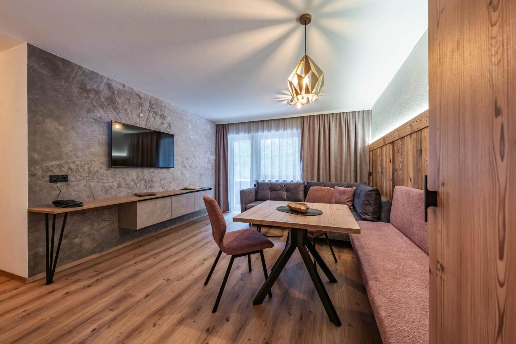 Montana Apartments Mayrhofen Exterior photo